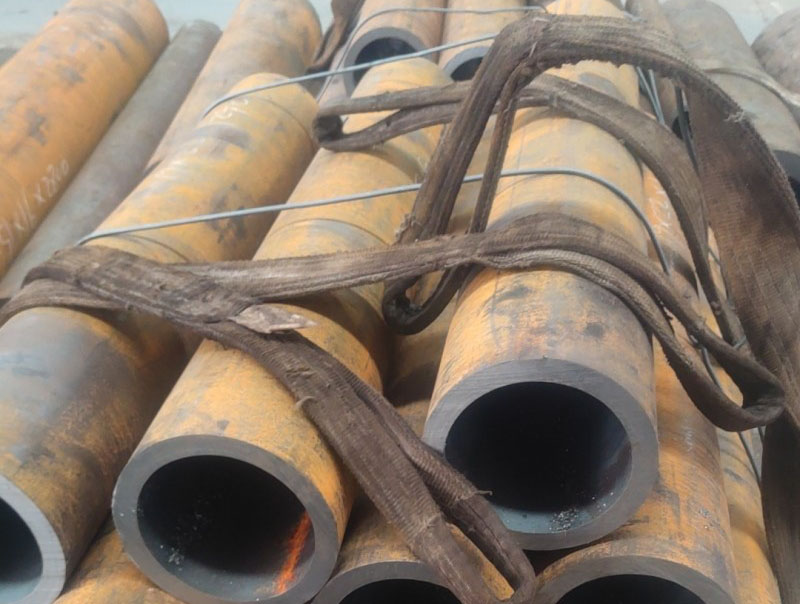 禄丰15CrMoG无缝钢管切割